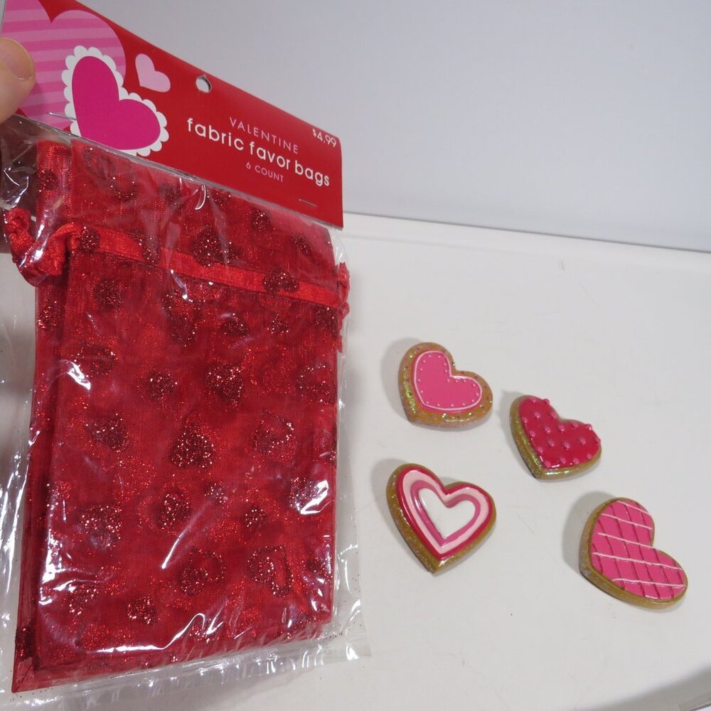 Valentines (6) Glittered Fabric bags & (4) "Cookie resin Magnets